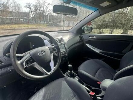 Белый Хендай Акцент, объемом двигателя 1.4 л и пробегом 197 тыс. км за 6500 $, фото 1 на Automoto.ua