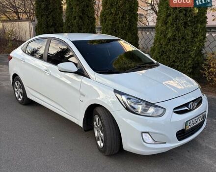 Белый Хендай Акцент, объемом двигателя 1.6 л и пробегом 240 тыс. км за 7300 $, фото 1 на Automoto.ua