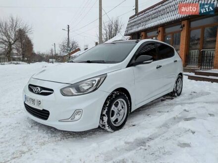 Белый Хендай Акцент, объемом двигателя 1.6 л и пробегом 181 тыс. км за 8900 $, фото 1 на Automoto.ua