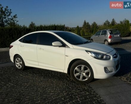 Білий Хендай Акцент, об'ємом двигуна 1.4 л та пробігом 141 тис. км за 8500 $, фото 1 на Automoto.ua