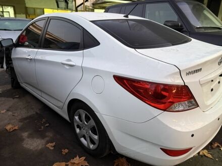 Белый Хендай Акцент, объемом двигателя 1.4 л и пробегом 83 тыс. км за 4500 $, фото 1 на Automoto.ua