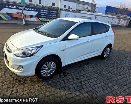 Белый Хендай Акцент, объемом двигателя 1.4 л и пробегом 198 тыс. км за 5600 $, фото 1 на Automoto.ua