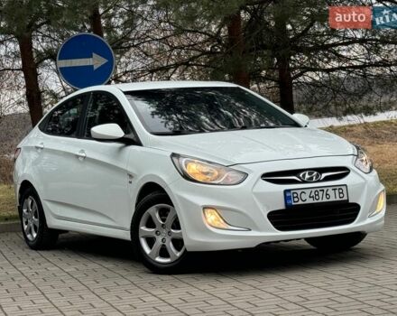 Белый Хендай Акцент, объемом двигателя 1.6 л и пробегом 175 тыс. км за 5999 $, фото 1 на Automoto.ua