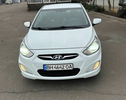 Белый Хендай Акцент, объемом двигателя 1.4 л и пробегом 172 тыс. км за 8300 $, фото 1 на Automoto.ua