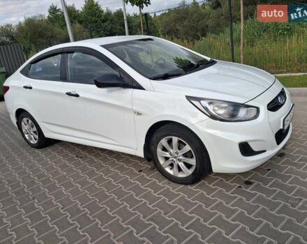 Білий Хендай Акцент, об'ємом двигуна 1.4 л та пробігом 123 тис. км за 8500 $, фото 1 на Automoto.ua
