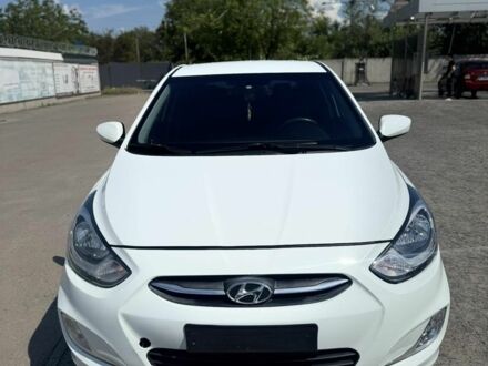 Белый Хендай Акцент, объемом двигателя 0 л и пробегом 197 тыс. км за 6000 $, фото 1 на Automoto.ua