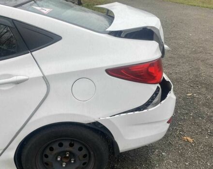 Белый Хендай Акцент, объемом двигателя 1.4 л и пробегом 94 тыс. км за 3800 $, фото 1 на Automoto.ua