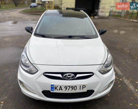 Белый Хендай Акцент, объемом двигателя 1.58 л и пробегом 180 тыс. км за 8500 $, фото 1 на Automoto.ua