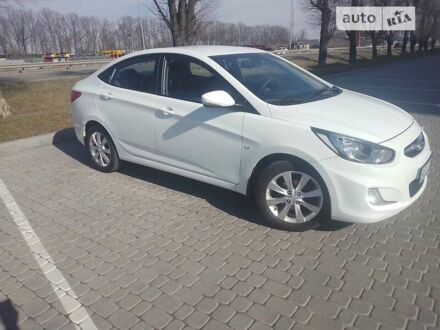 Белый Хендай Акцент, объемом двигателя 1.6 л и пробегом 80 тыс. км за 8700 $, фото 1 на Automoto.ua