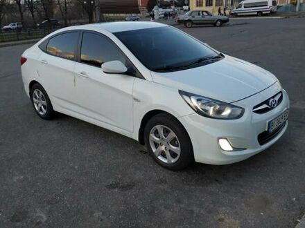 Белый Хендай Акцент, объемом двигателя 1.4 л и пробегом 110 тыс. км за 8200 $, фото 1 на Automoto.ua