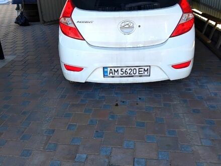 Хендай Акцент 2013 в Житомире на Automoto.ua Белый Хендай Акцент, объемом двигателя 1.6 л и пробегом 210 тыс. км за 5500 $, фото 1 на Automoto.ua