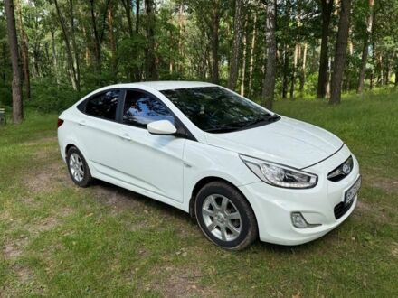 Хендай Акцент 2013 в Кролевце на Automoto.ua Белый Хендай Акцент, объемом двигателя 1.4 л и пробегом 84 тыс. км за 8700 $, фото 1 на Automoto.ua