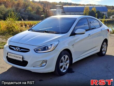 Белый Хендай Акцент, объемом двигателя 1.6 л и пробегом 172 тыс. км за 8500 $, фото 1 на Automoto.ua