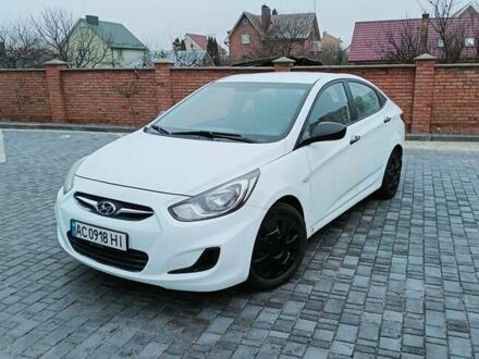 Хендай Акцент 2013 в Луцке на Automoto.ua Белый Хендай Акцент, объемом двигателя 1.4 л и пробегом 215 тыс. км за 6400 $, фото 1 на Automoto.ua