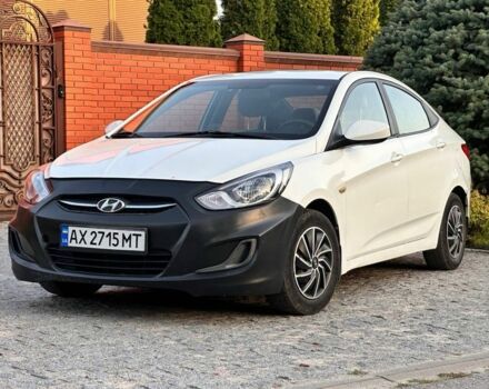 Белый Хендай Акцент, объемом двигателя 1.6 л и пробегом 112 тыс. км за 5700 $, фото 1 на Automoto.ua