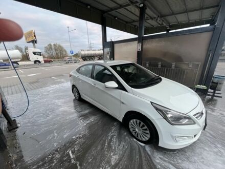 Хендай Акцент 2016 в Киеве на Automoto.ua Белый Хендай Акцент, объемом двигателя 1.4 л и пробегом 230 тыс. км за 5200 $, фото 1 на Automoto.ua