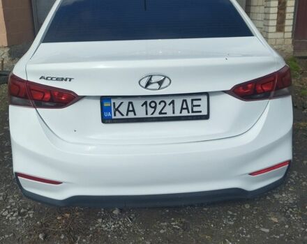 Белый Хендай Акцент, объемом двигателя 1.37 л и пробегом 140 тыс. км за 9000 $, фото 1 на Automoto.ua