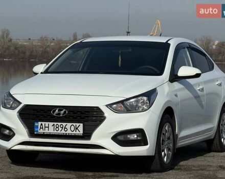 Белый Хендай Акцент, объемом двигателя 1.37 л и пробегом 80 тыс. км за 13300 $, фото 1 на Automoto.ua