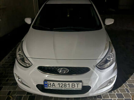 Белый Хендай Акцент, объемом двигателя 1.37 л и пробегом 57 тыс. км за 12500 $, фото 1 на Automoto.ua