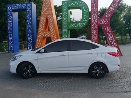 Хендай Акцент 2018 у Кам'янське (Дніпродзержинськ) на Automoto.ua Білий Хендай Акцент, об'ємом двигуна 1.37 л та пробігом 77 тис. км за 10500 $, фото 1 на Automoto.ua