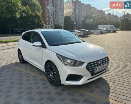 Белый Хендай Акцент, объемом двигателя 1.59 л и пробегом 47 тыс. км за 12500 $, фото 1 на Automoto.ua