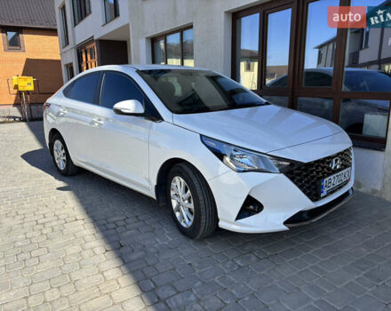 Белый Хендай Акцент, объемом двигателя 1.37 л и пробегом 68 тыс. км за 14500 $, фото 1 на Automoto.ua