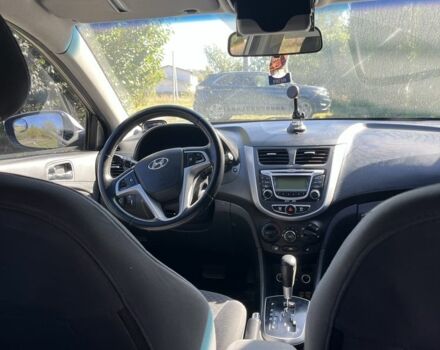 Бежевый Хендай Акцент, объемом двигателя 1.6 л и пробегом 201 тыс. км за 8500 $, фото 3 на Automoto.ua