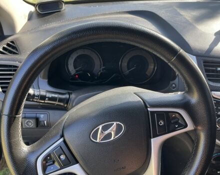 Бежевый Хендай Акцент, объемом двигателя 1.6 л и пробегом 201 тыс. км за 8500 $, фото 4 на Automoto.ua