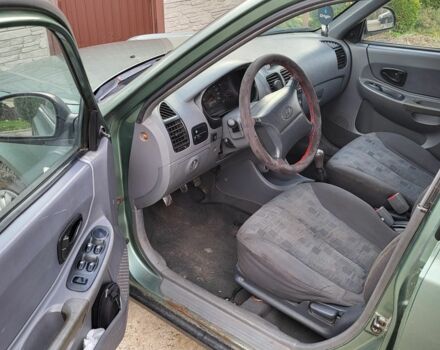 Бежевый Хендай Акцент, объемом двигателя 1.3 л и пробегом 250 тыс. км за 2000 $, фото 4 на Automoto.ua