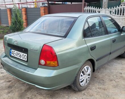 Бежевый Хендай Акцент, объемом двигателя 1.3 л и пробегом 250 тыс. км за 2000 $, фото 1 на Automoto.ua