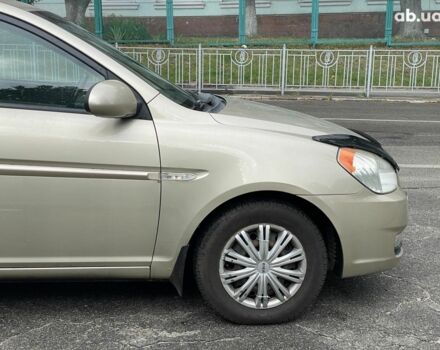 Бежевый Хендай Акцент, объемом двигателя 1.6 л и пробегом 182 тыс. км за 5690 $, фото 3 на Automoto.ua