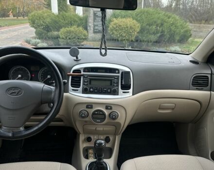 Бежевий Хендай Акцент, об'ємом двигуна 1.6 л та пробігом 257 тис. км за 4299 $, фото 8 на Automoto.ua