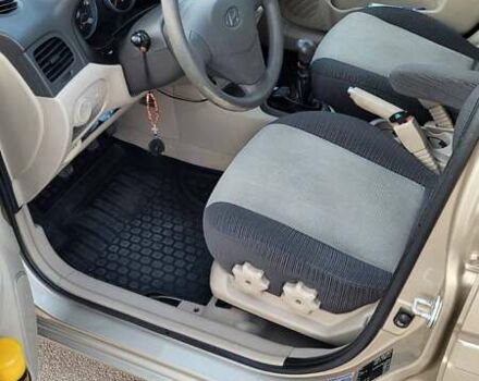 Бежевый Хендай Акцент, объемом двигателя 1.4 л и пробегом 120 тыс. км за 5350 $, фото 3 на Automoto.ua