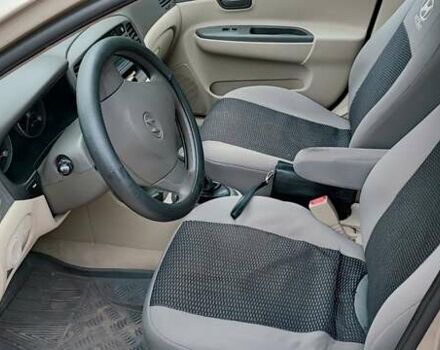 Бежевый Хендай Акцент, объемом двигателя 1.4 л и пробегом 58 тыс. км за 5700 $, фото 5 на Automoto.ua