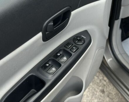 Бежевый Хендай Акцент, объемом двигателя 1.4 л и пробегом 162 тыс. км за 4999 $, фото 8 на Automoto.ua