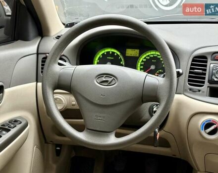 Бежевый Хендай Акцент, объемом двигателя 1.4 л и пробегом 141 тыс. км за 4900 $, фото 12 на Automoto.ua