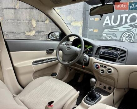 Бежевый Хендай Акцент, объемом двигателя 1.4 л и пробегом 141 тыс. км за 4900 $, фото 10 на Automoto.ua