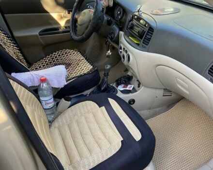 Бежевый Хендай Акцент, объемом двигателя 1.49 л и пробегом 320 тыс. км за 6200 $, фото 4 на Automoto.ua