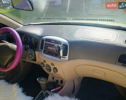 Бежевый Хендай Акцент, объемом двигателя 1.6 л и пробегом 173 тыс. км за 5700 $, фото 11 на Automoto.ua