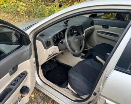 Бежевый Хендай Акцент, объемом двигателя 1.4 л и пробегом 159 тыс. км за 4200 $, фото 6 на Automoto.ua