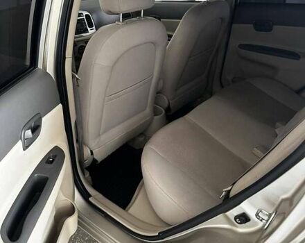 Бежевый Хендай Акцент, объемом двигателя 1.6 л и пробегом 350 тыс. км за 3800 $, фото 4 на Automoto.ua