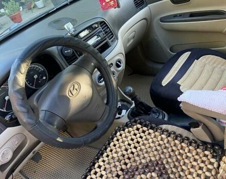 Бежевый Хендай Акцент, объемом двигателя 1.49 л и пробегом 320 тыс. км за 6200 $, фото 5 на Automoto.ua