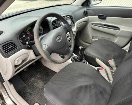 Бежевый Хендай Акцент, объемом двигателя 1.5 л и пробегом 174 тыс. км за 4990 $, фото 9 на Automoto.ua