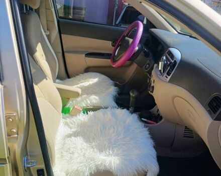 Бежевый Хендай Акцент, объемом двигателя 1.6 л и пробегом 173 тыс. км за 6000 $, фото 6 на Automoto.ua