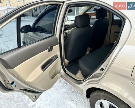 Бежевый Хендай Акцент, объемом двигателя 1.4 л и пробегом 113 тыс. км за 5900 $, фото 15 на Automoto.ua