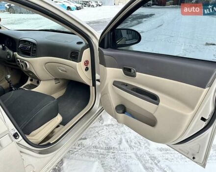 Бежевый Хендай Акцент, объемом двигателя 1.4 л и пробегом 113 тыс. км за 5900 $, фото 12 на Automoto.ua