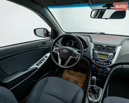 Бежевый Хендай Акцент, объемом двигателя 1.6 л и пробегом 62 тыс. км за 6735 $, фото 11 на Automoto.ua