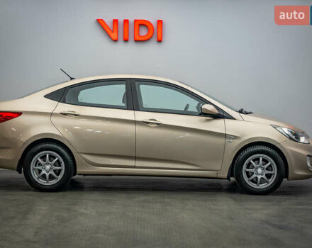 Бежевый Хендай Акцент, объемом двигателя 1.6 л и пробегом 62 тыс. км за 6735 $, фото 4 на Automoto.ua