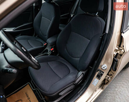 Бежевый Хендай Акцент, объемом двигателя 1.6 л и пробегом 62 тыс. км за 6735 $, фото 9 на Automoto.ua