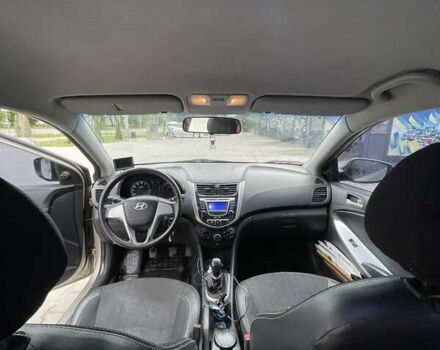 Хендай Акцент 2011 у Тернополі на Automoto.ua Бежевий Хендай Акцент, об'ємом двигуна 1.4 л та пробігом 141 тис. км за 6100 $, фото 16 на Automoto.ua